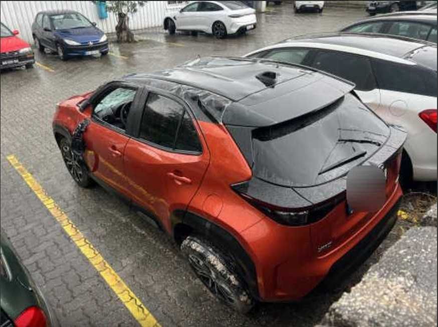 TOYOTA Yaris Cross 1.5 HDF Salvado