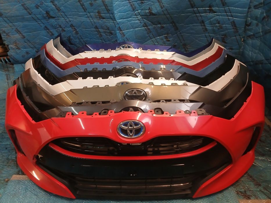 Zderzak przedni przod 8y8 TOYOTA YARIS IV 20- kolor 089