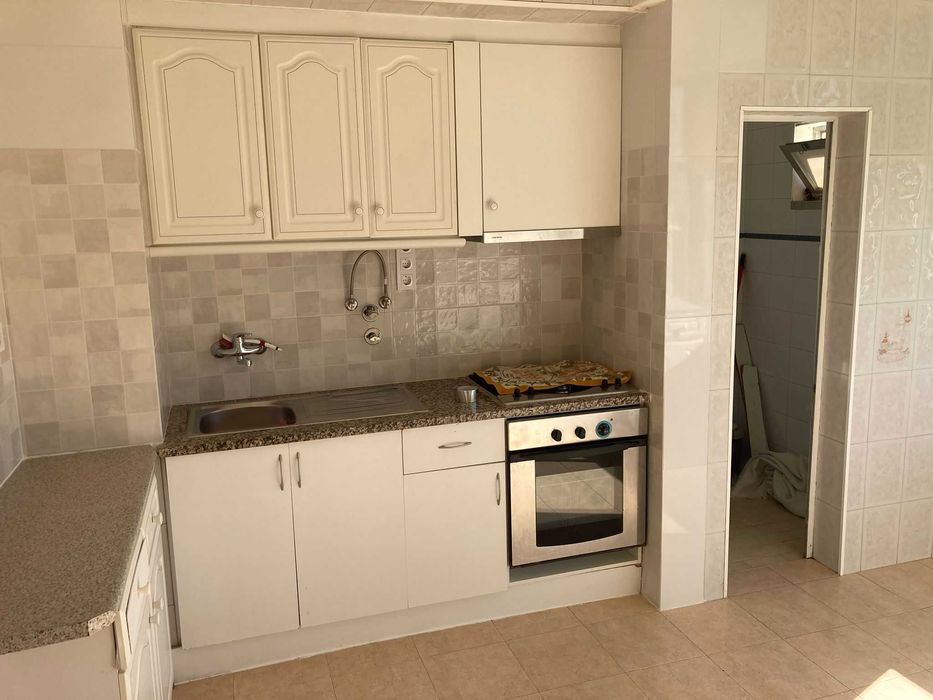 Apartamento T2 para Arrendamento – Torres Vedras