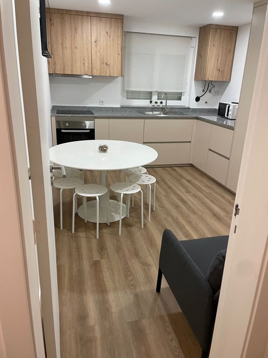 Arrendo quarto ou cama