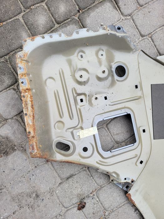Honda Odyssey IV - błotnik / poszycie lewe tylne nadkole, niekompletne