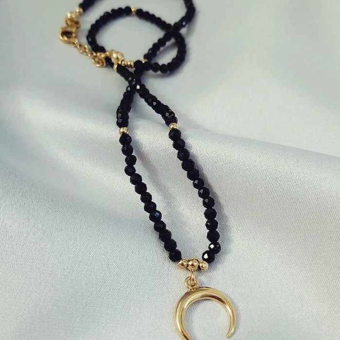 Choker ręcznie robiony z kamieni naturalnych