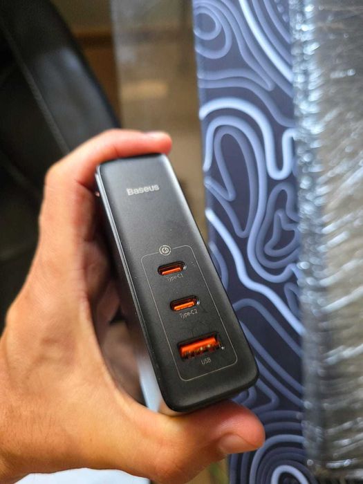 Baseus GaN5 Pro Wall Charger 2 x USB-C + USB, 140W (preto)