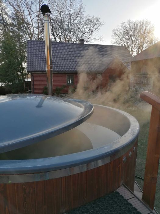 Domek całoroczny nad jeziorem  z balia wynajem- Wolny termin  styczeń