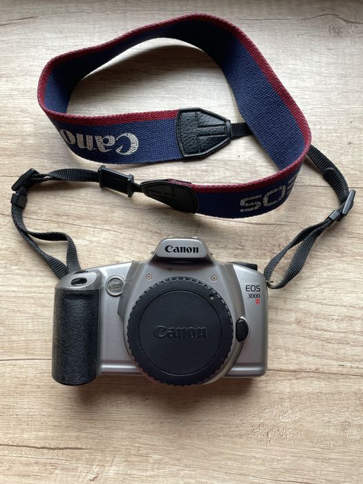 Canon Eos 3000N z paskiem