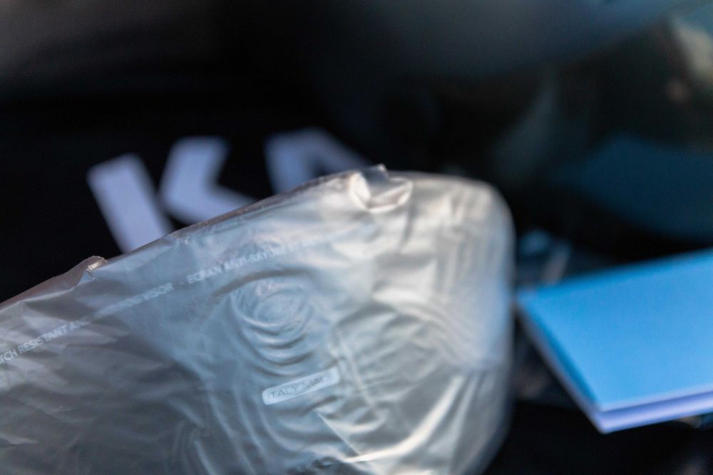 KASK Lifestyle z dodatkową nową szybą. Włoski kask