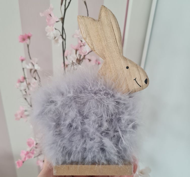 Kik Figurka zając królik szare futerko drewno