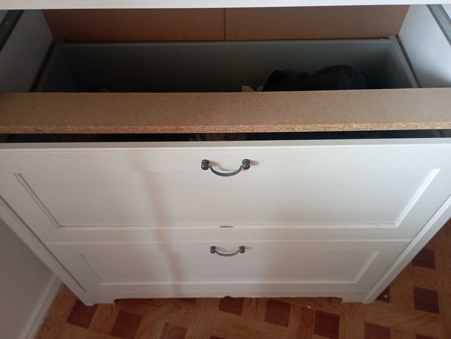 Armário branco quarto