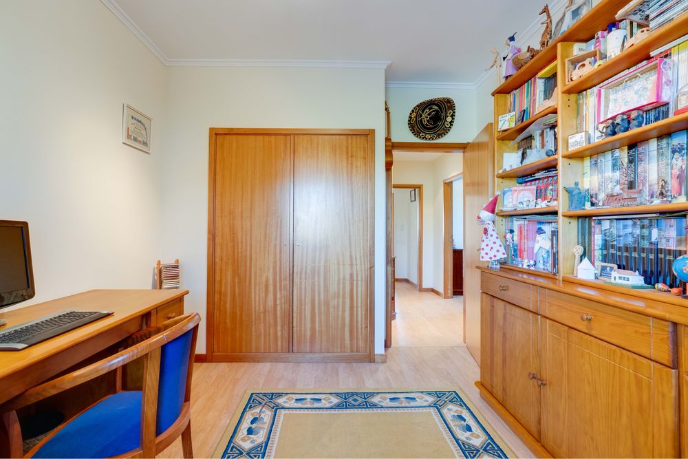 Apartamento T3 em Grijo - Vila Nova de Gaia - Condominio fechado - Box c/ Arrumos privado e lugar de Estacionamento