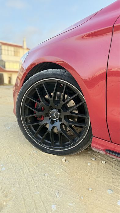 Mercedes CLA 220 Pack AMG | Estaciona Sozinho | CarPlay | Impecável