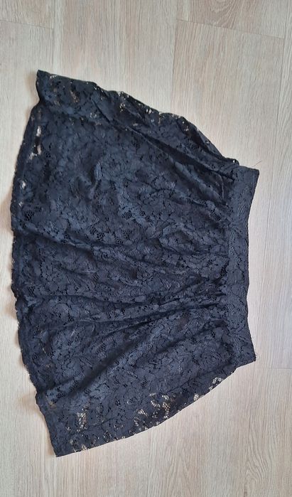 Czarna koronkowa spódniczka S