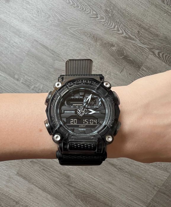Годинник Casio G-Shock GA-900SKE-8AER / часы CASIO