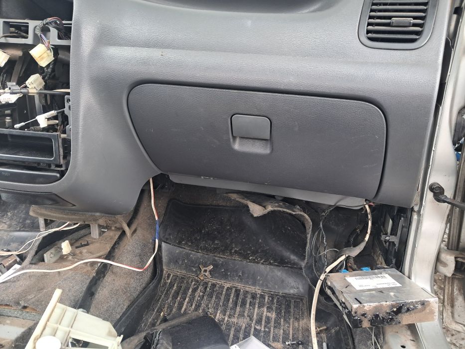 Продам панель Ланос.