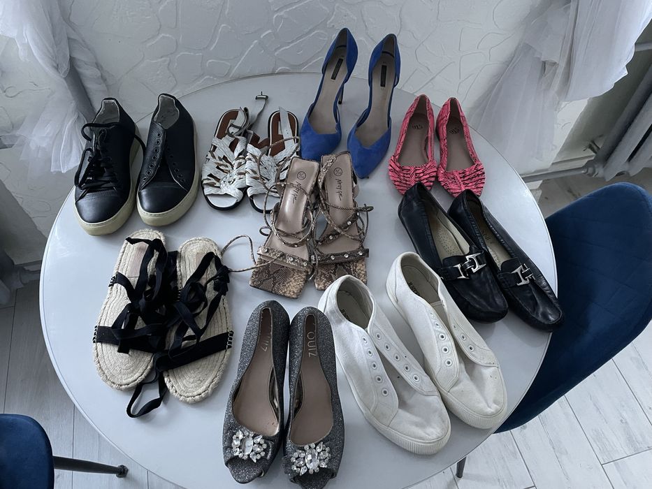 Обувь женская разная