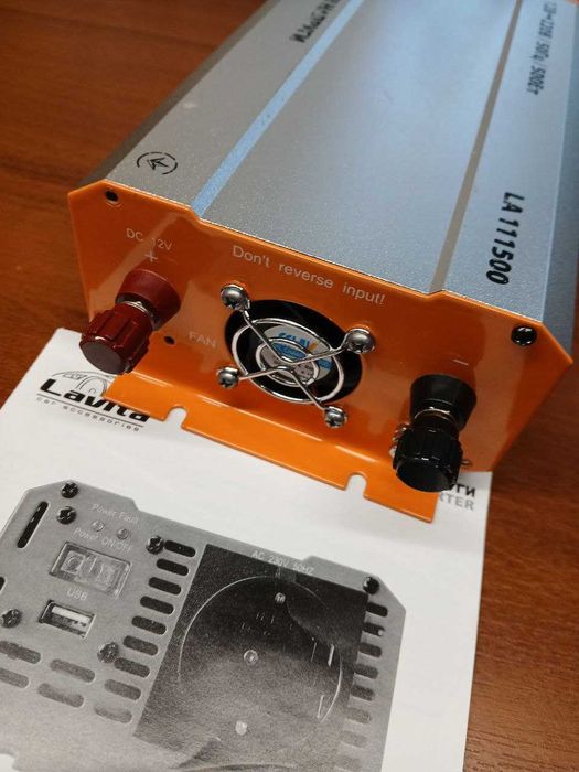 Інвертор (Перетворювач напруги) Lavita, 12V-220V, 500W (не робочий)