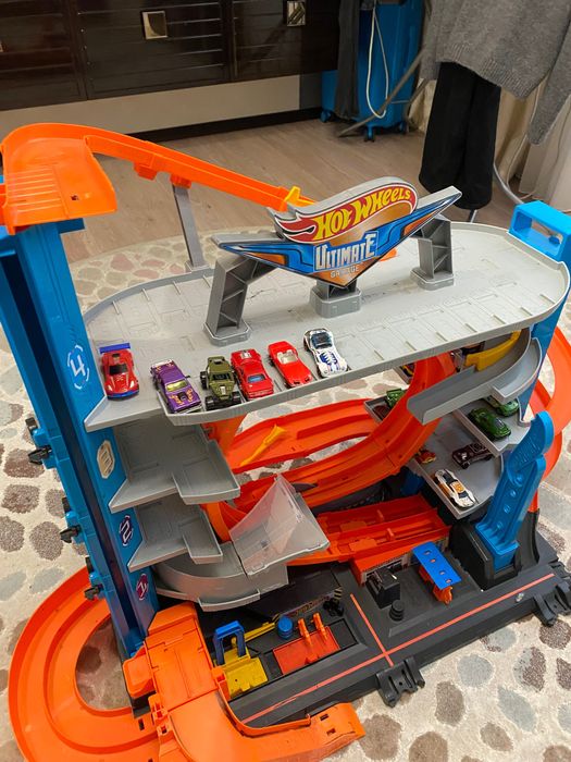 Трек Хот вілс Hot Wheels City Ultimate Garage