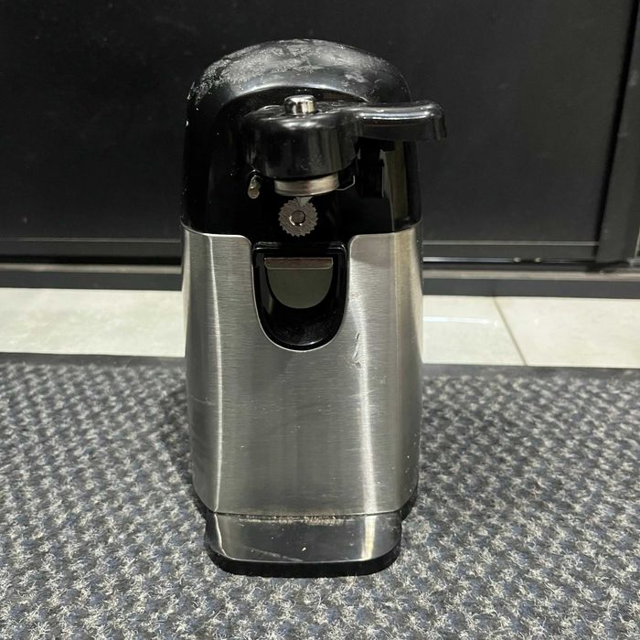 Elektryczny Otwieracz Do Puszek  Amazon Basics Powystawowy