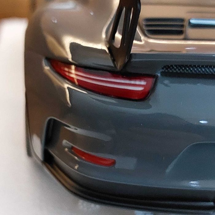Porsche 911 (991) GT3 2017 RS Minichamps 1:18