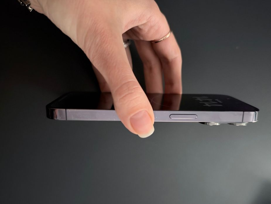 iPhone 14 Pro 128 GB Deep Purple / fioletowy. Bardzo dobry stan. 2 premium etui GRATIS