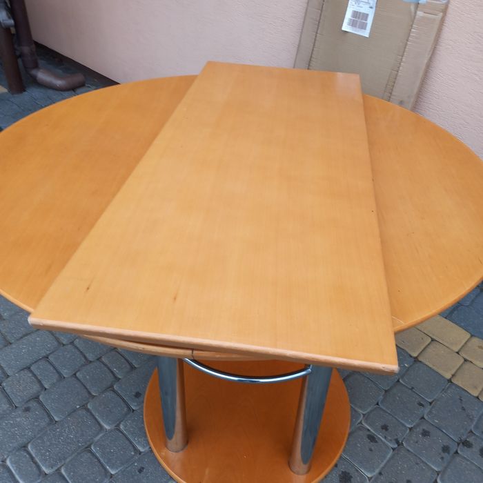 Stół  okrągły  razkładany