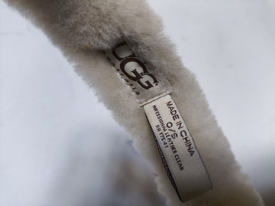 Хутряні навушники вушка дуже теплі від UGG Australia оригінал розмір s