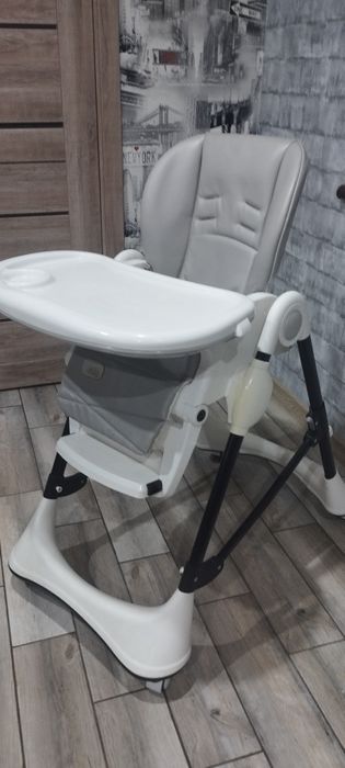 Стільчик для годування