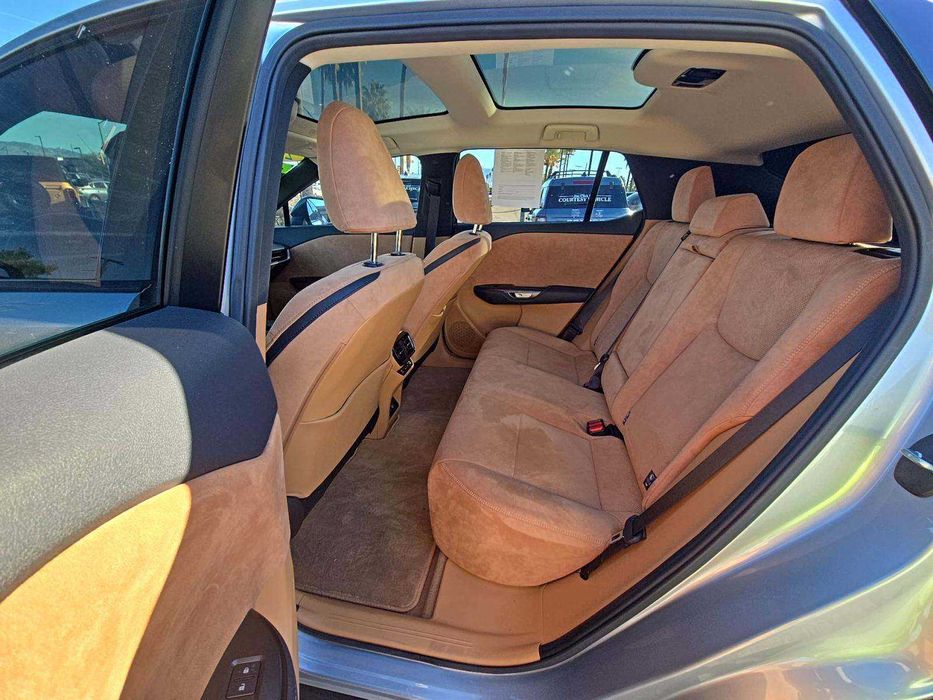 Lexus RZ 450e Luxury 2023 — перший електричний Lexus нового покоління