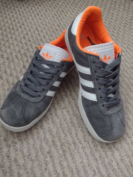 Кеди жіночі сірі Adidas Gazelle.  39 р по факту.