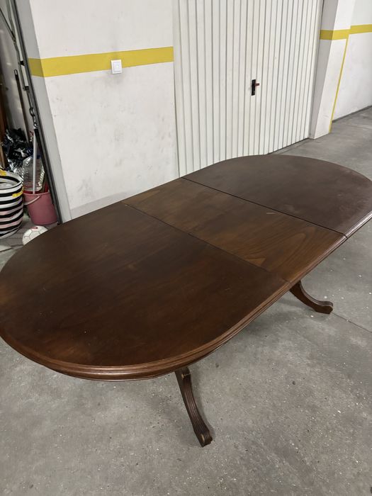Mesa de madeira maciça extensível