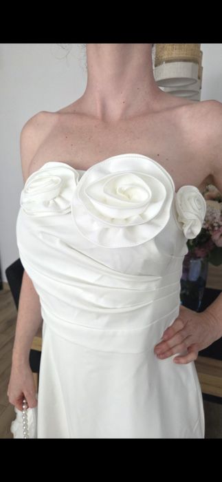 Biała sukienka midi z różami 3D | Idealna na ślub cywilny / poprawiny