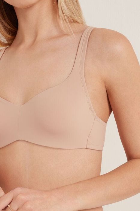 Sutiãs Novos EUR 85D (cores: natural e preto) 2 por apenas