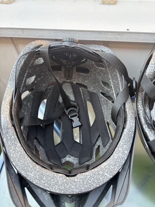 Kask na rower i hulajnogę