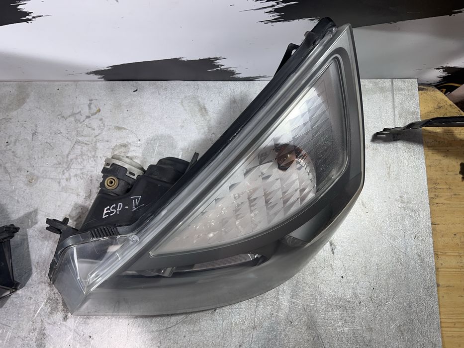 Передні фари від Renault Espace 4