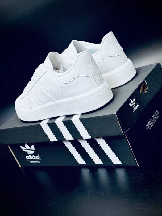 Superstar красовки женские адидас суперстар кросовки с кожи  удобные красавки adidas / кроссивки superstar / белые кроссовки на осень / не парят