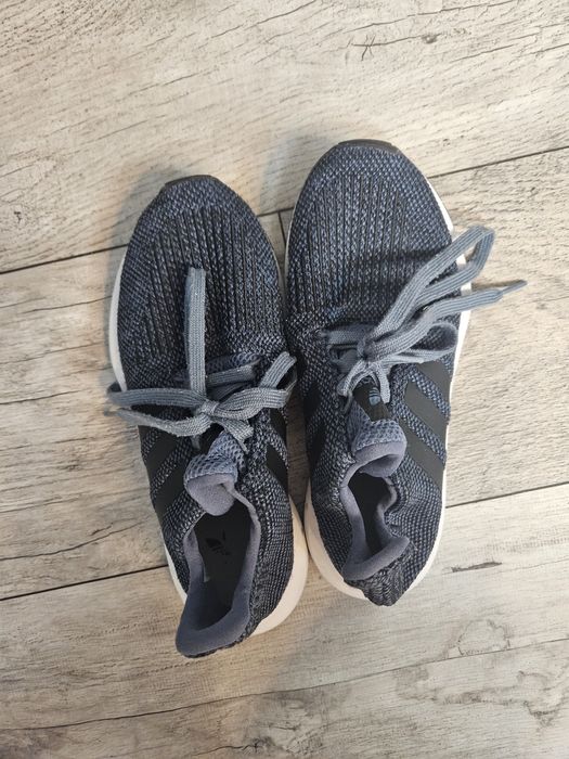 Buty sportowe adidasy Adidas Swift Run rozm 36 2/3