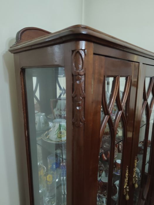 Louceiro de Madeira com gavetas