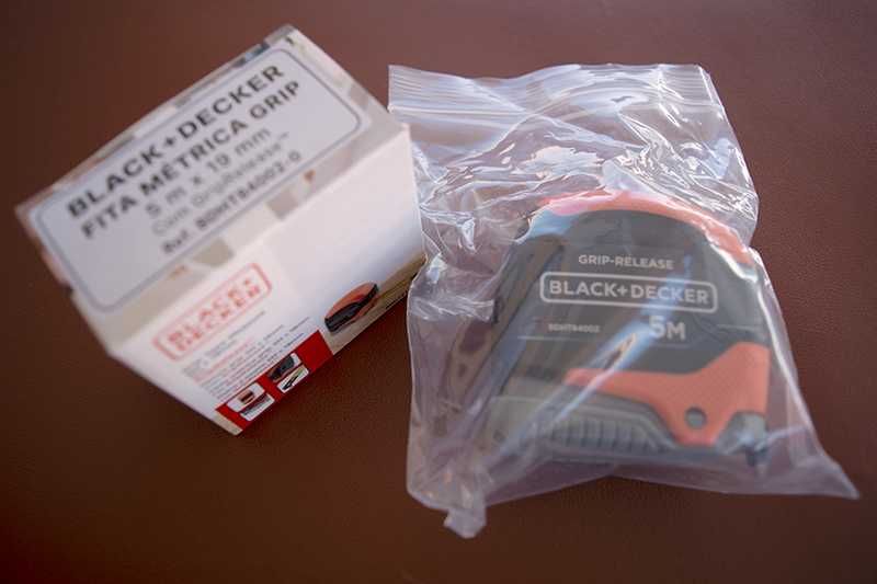 Fita Métrica BLACK+DECKER modelo BDHT84002‑0 (Nova)