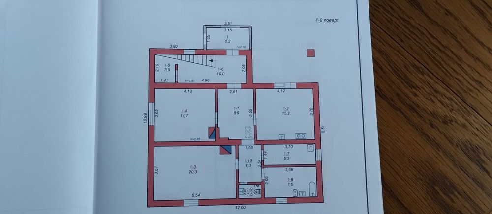 Будинок з приміщенням та обладнанням для шиномонтажу