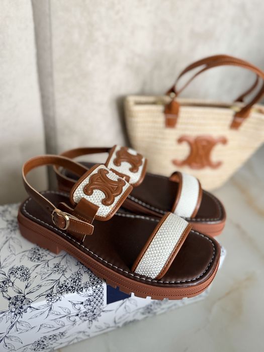 Сандалі босоніжки шльопанці