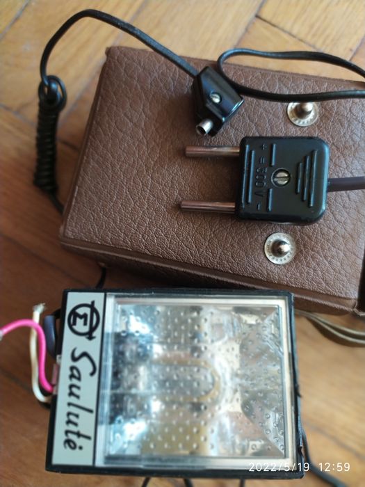 Lampa błyskowa ,Saulute, do aparatu fotograficznego