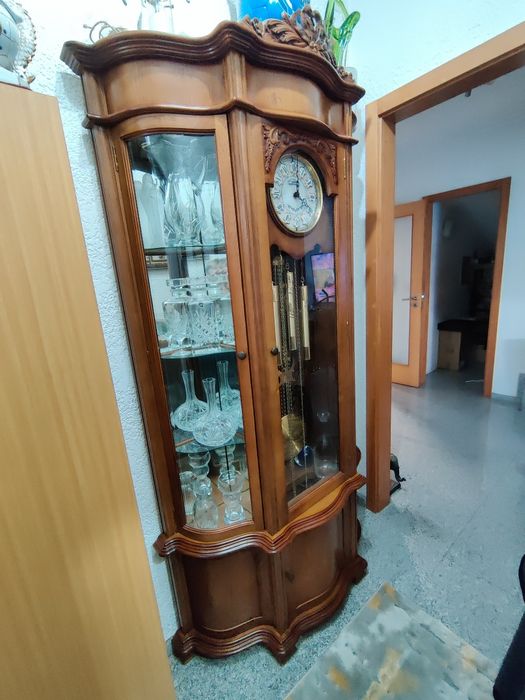 Relógio de pé alto