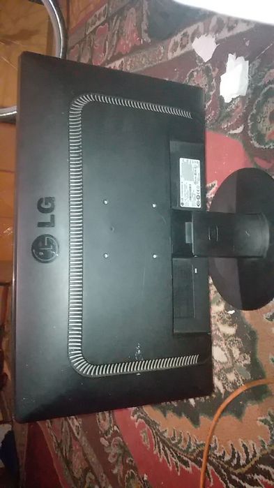 monitor LG flatron 23EA63V-P