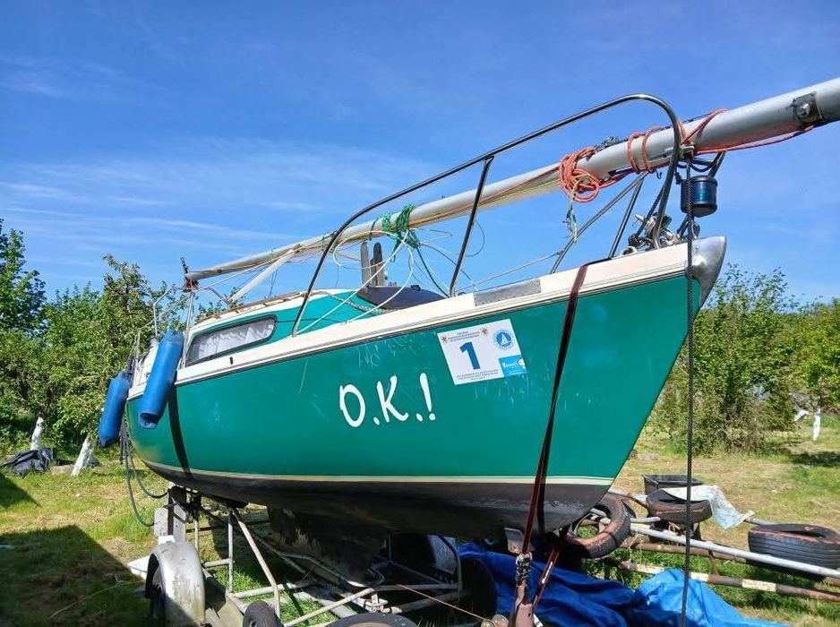 Jacht żaglowy kabinowy