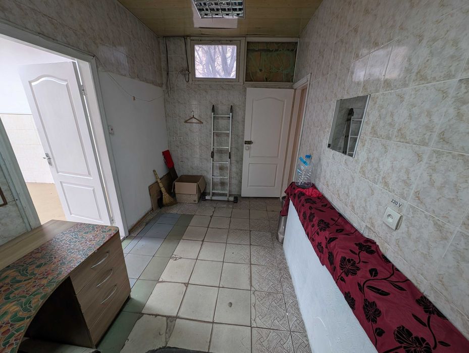 Здається в оренду. (Свободи 54д)