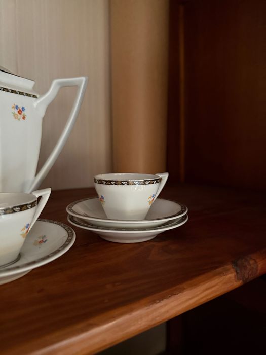 Serviço de café de 1922 a 1947 da Vista Alegre com 7 chávenas