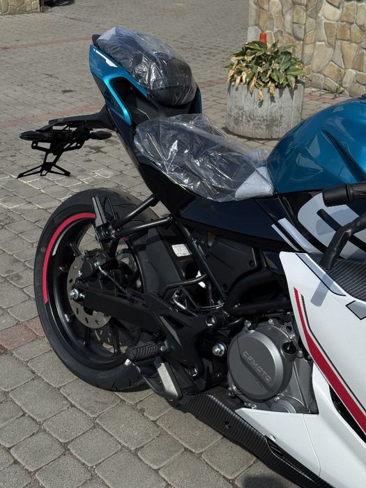 Мотоцикл CFMOTO 250SR LITE