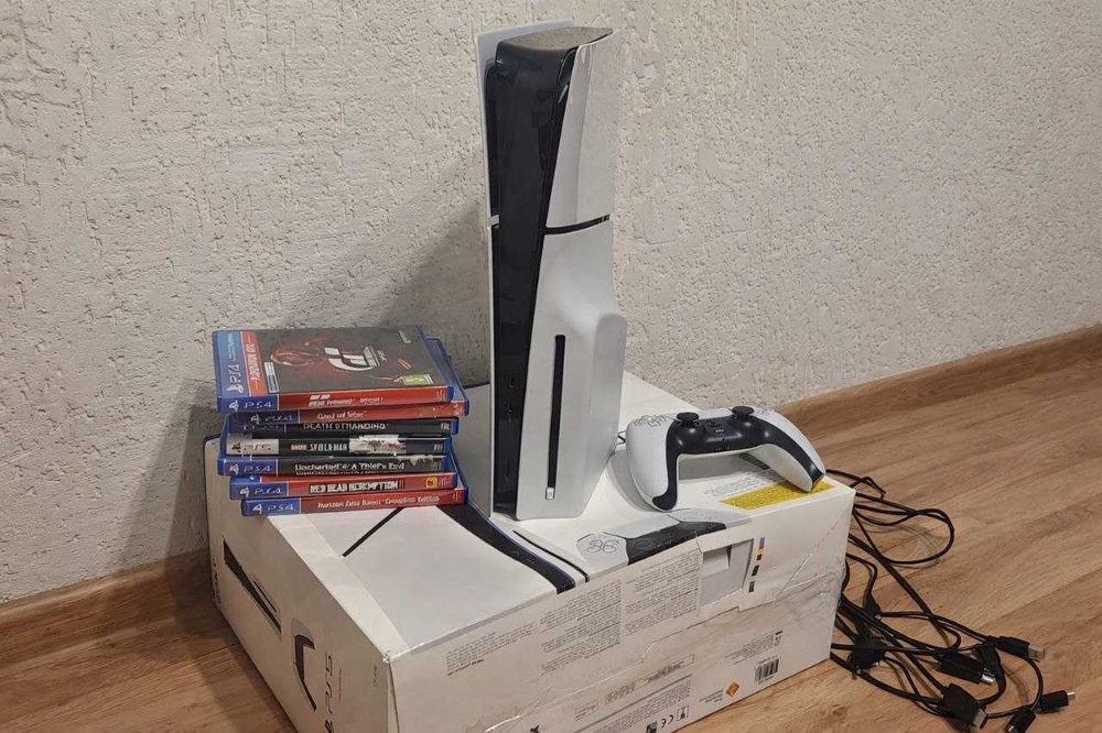 Sprzedam konsolę Playstation 5 Slim