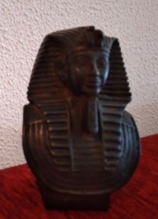 Conjunto de estatuetas egípcias