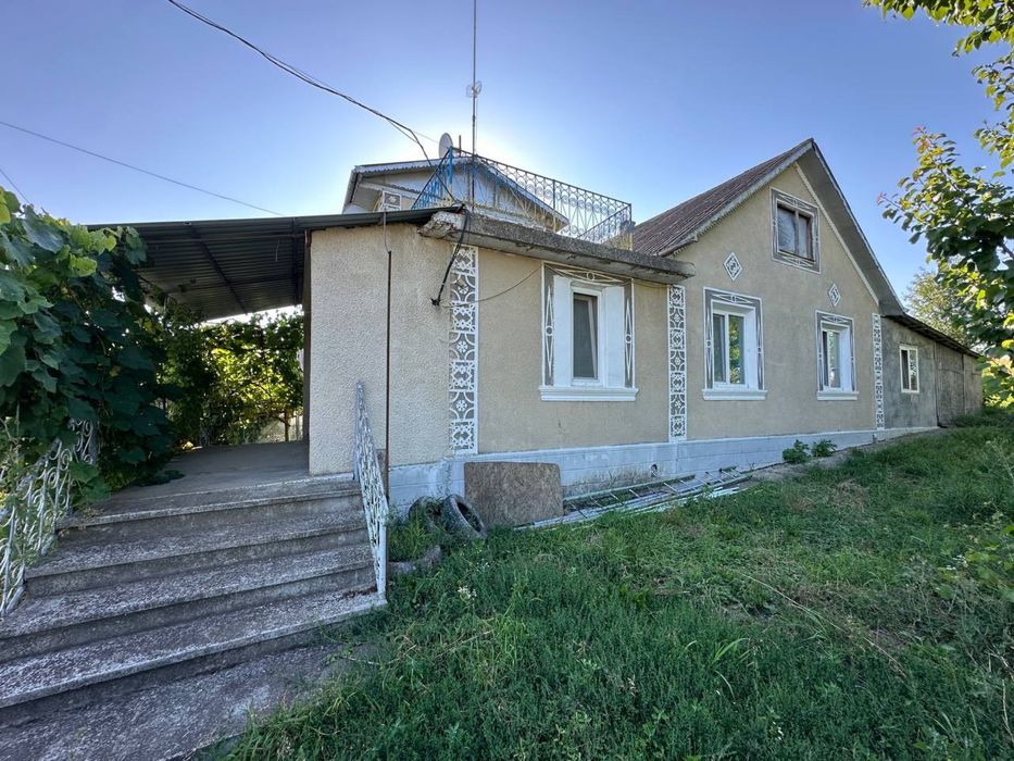 Продам будинок в селі Оринин 25 кілометрів від міста Камʼянець-Подільський.
