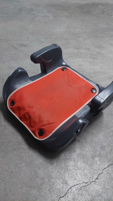 Cadeira Auto Criança (Assento elevatório sem isofix)